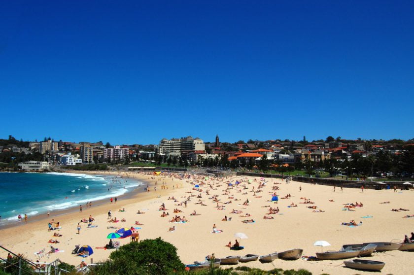 Coogee_Beach_view_from_Dolphin_Point-1050x698