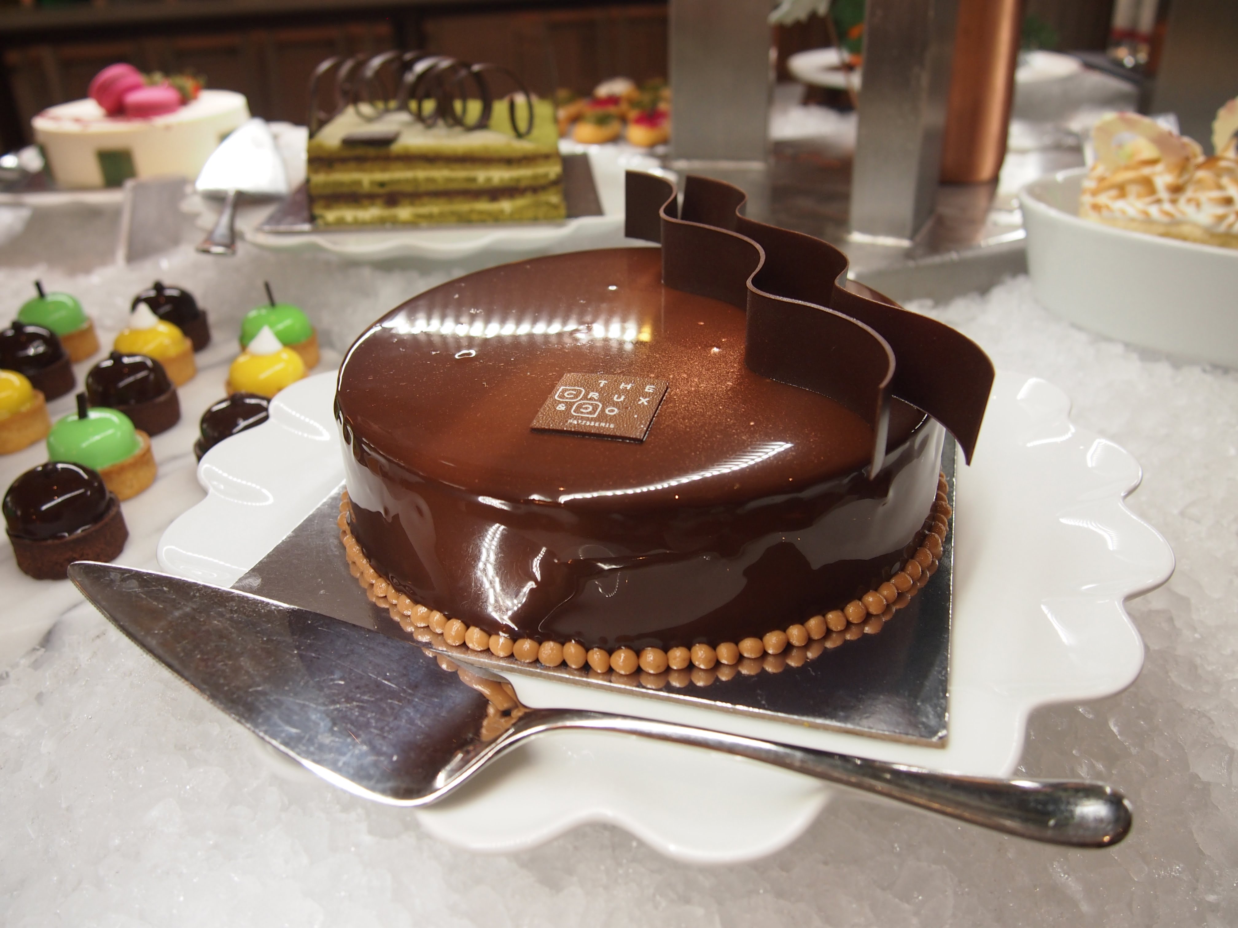 sheraton-melbourne-hotel-chocolate-cake
