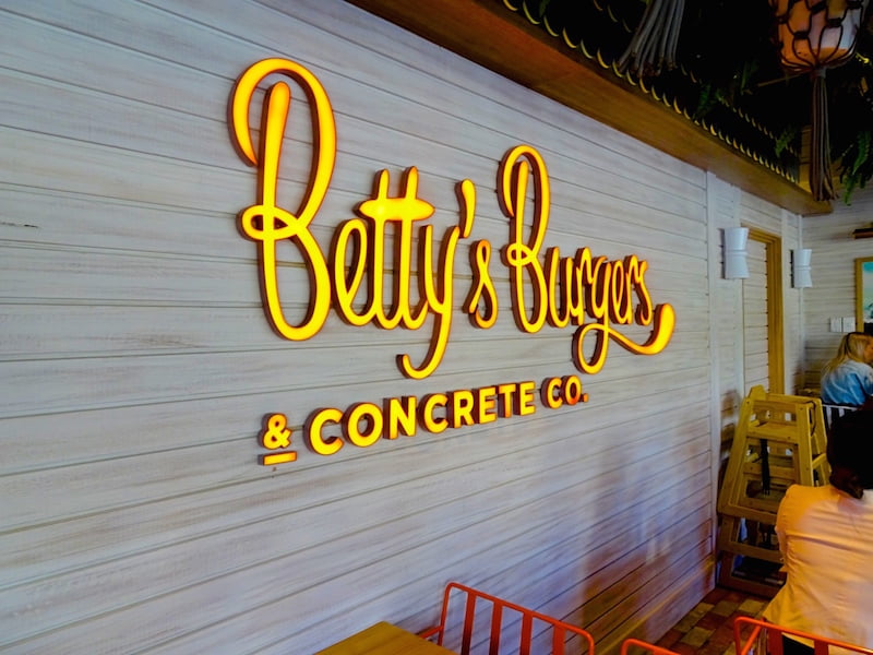 Betty's-Burgers-sign