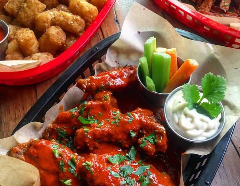 Wings and Tins Darlinghurst