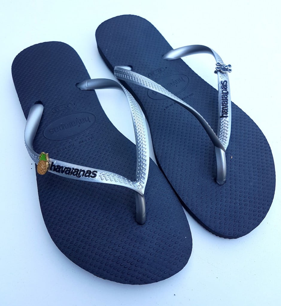 Havaianas thongs with pins