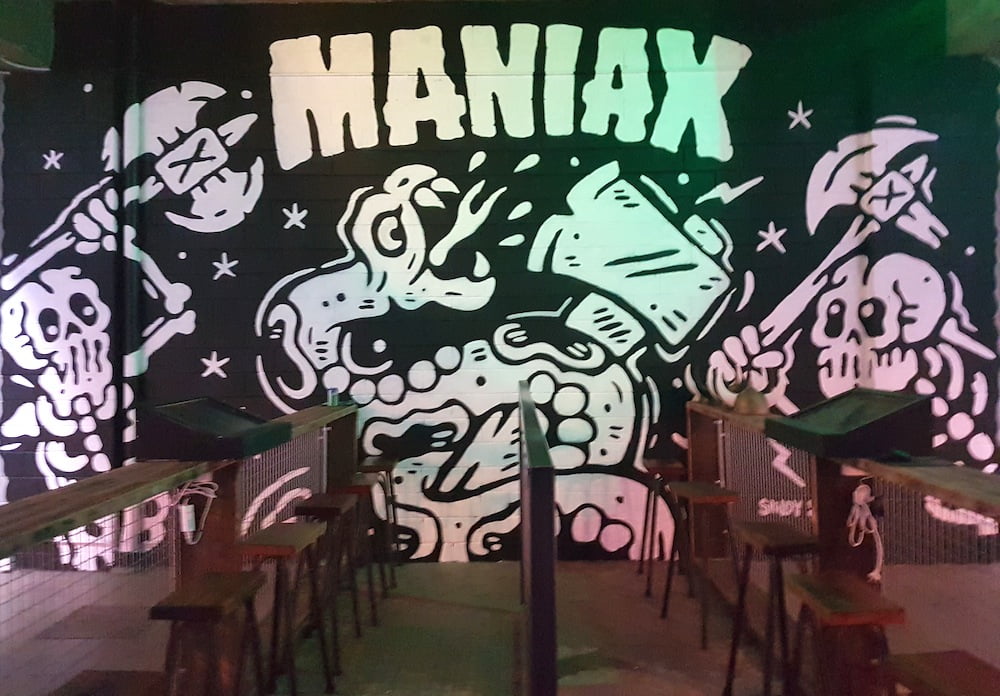 maniax-sign