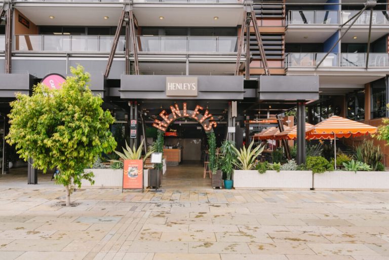 Henleys Kitchen and Bar