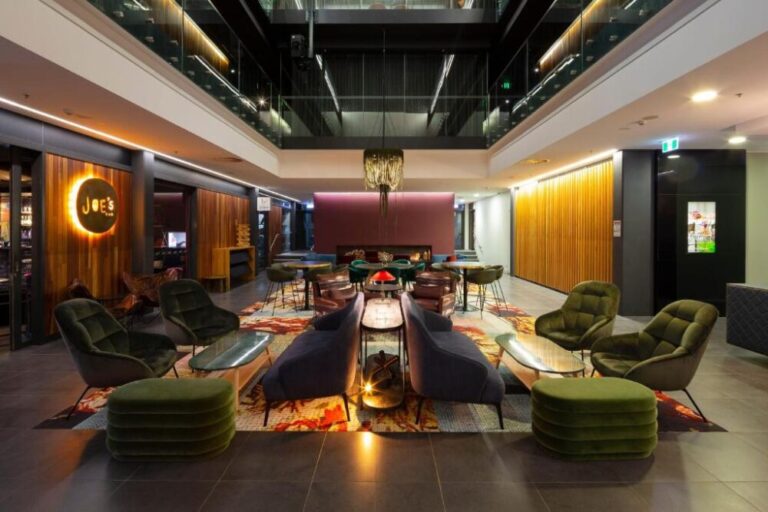 East Hotel Canberra