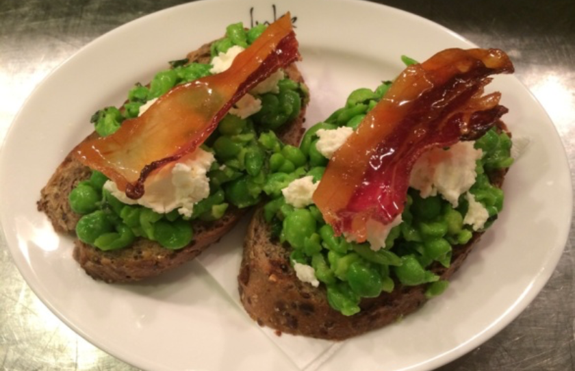 Bruschetta with bacon and maple