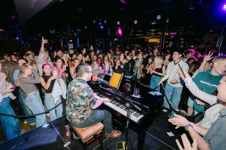 Hit The Keys Bungalow 8 – Sydney’s Rowdiest Piano Party